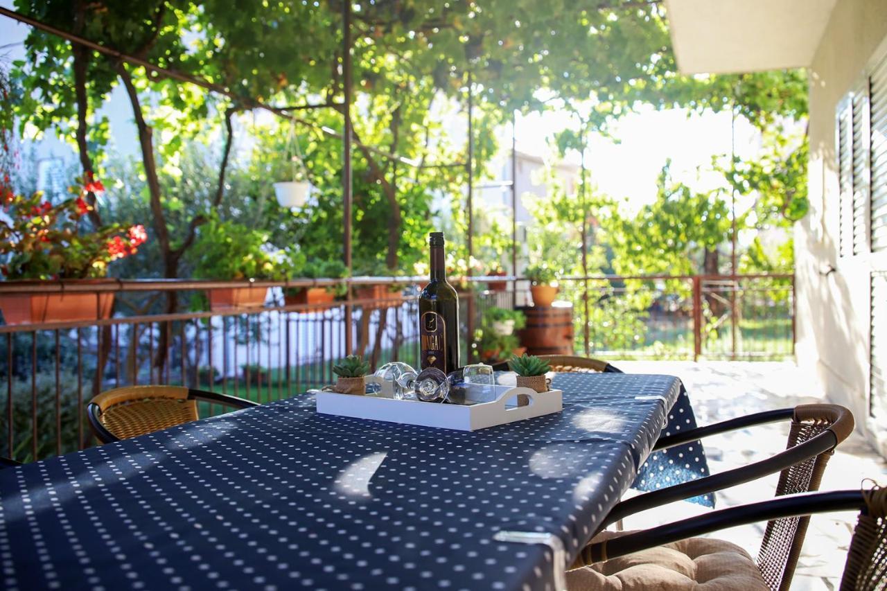 Stone Sun Apartment Kaštela Екстериор снимка