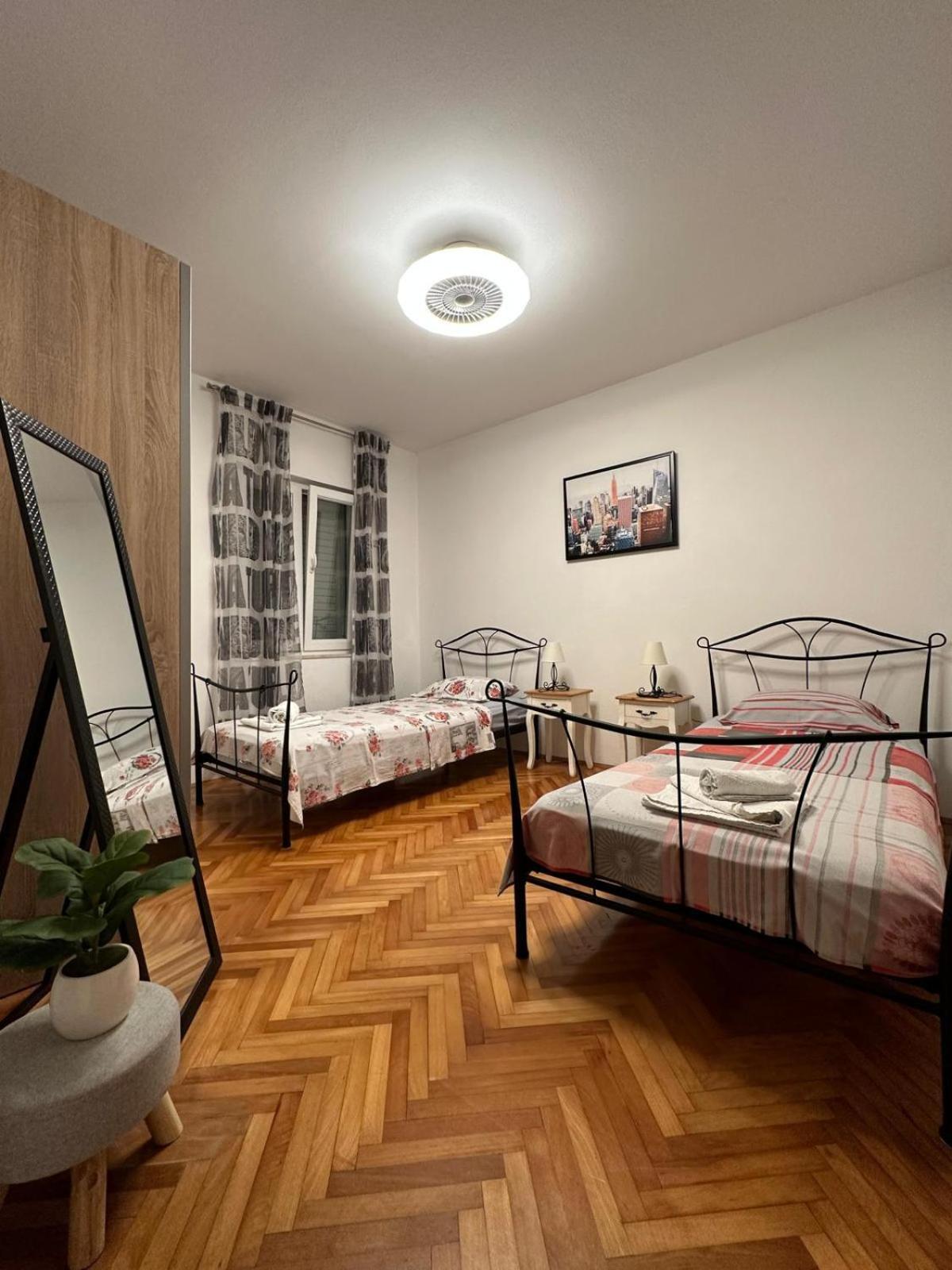 Stone Sun Apartment Kaštela Екстериор снимка